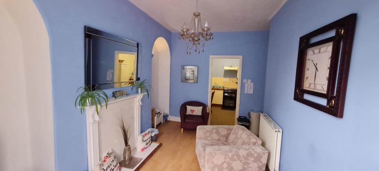 17 Bridge St, 3 Bedroom Flat Абъристуит Екстериор снимка